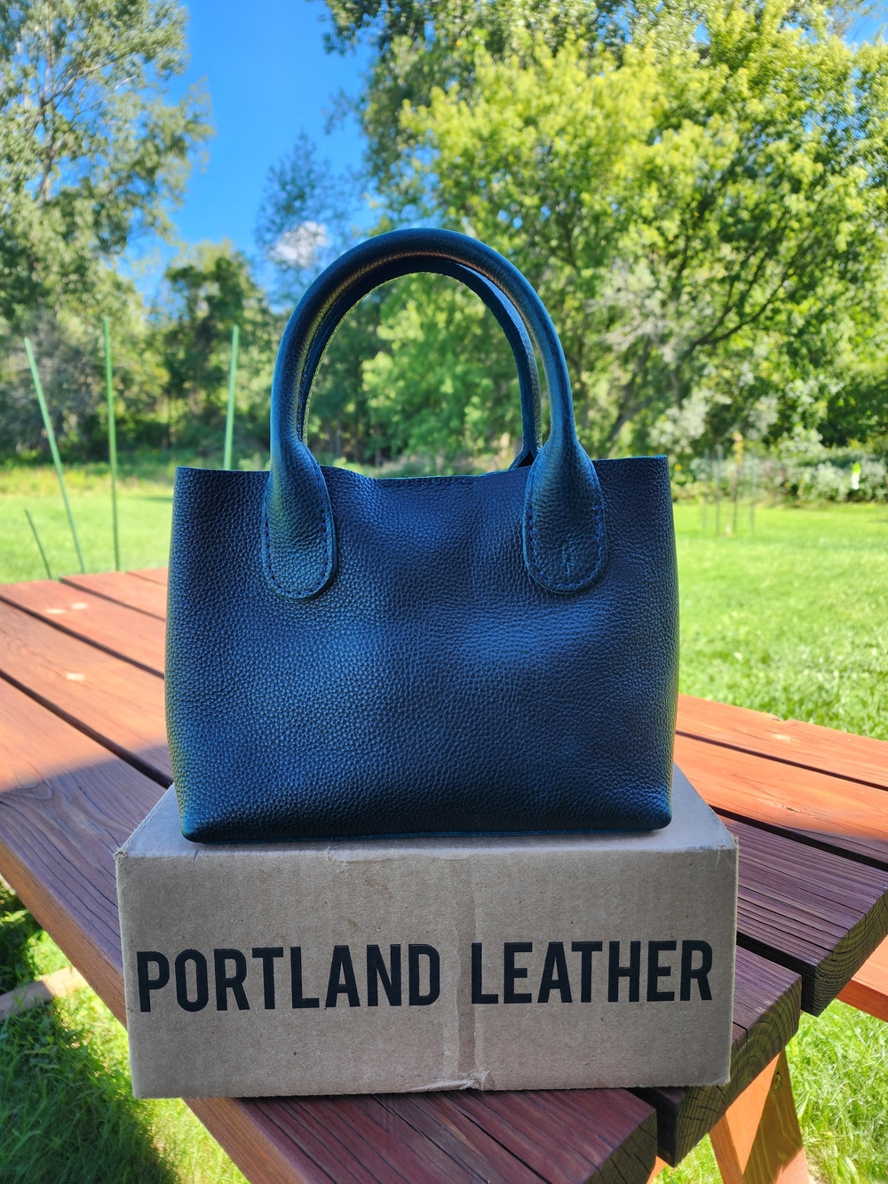 Boreal Raindrop Crossbody Bag - Picture 10 of 11